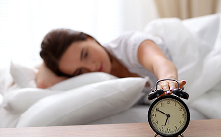 Oletko väsynyt loman jälkeen? Laita nukkumaanmenorutiinit kuntoon