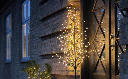 Täydellinen opas sisä- ja ulkojouluvalojen valintaan