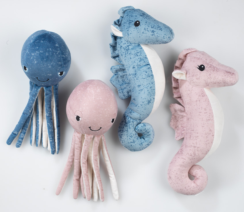 Lasten mustekala ja merihevonen pehmolelut vaaleanpunaisena ja sinisenä
