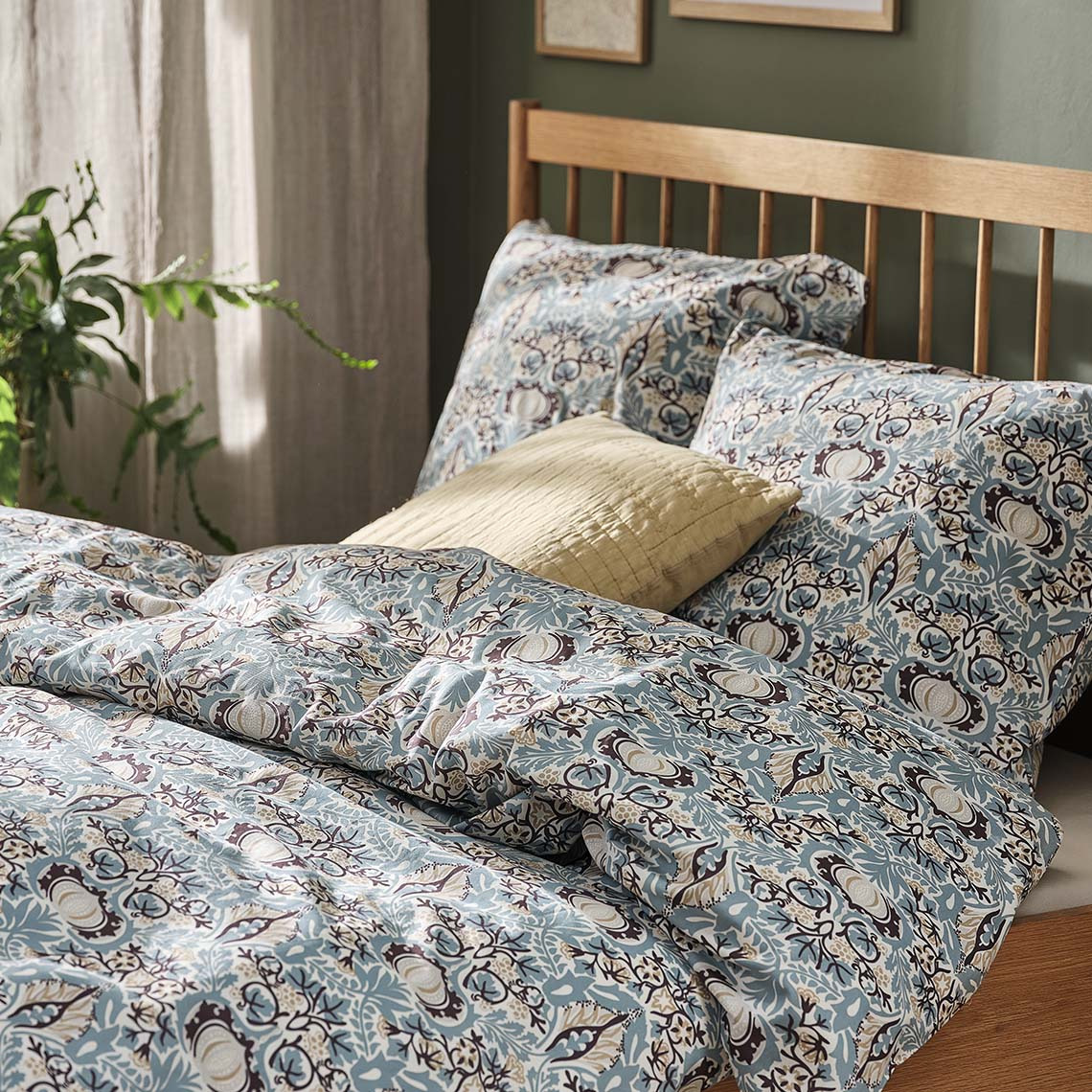 Värikäs puuvillapussilakanasetti art deon inspiroimalla kuosilla