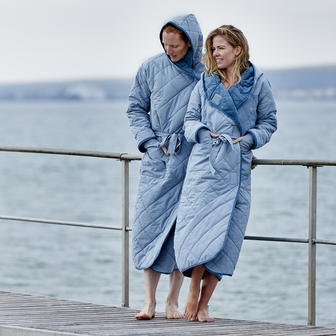 OSBY on saatavilla koossa S/M ja L/XL Mukavasti istuva talvikylpytakki on saatavana unisex-kokovaihtoehdoissa