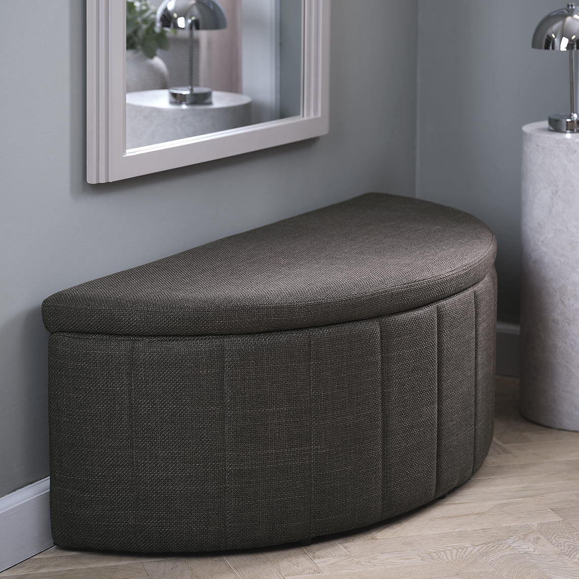 Tumma eteisen penkki