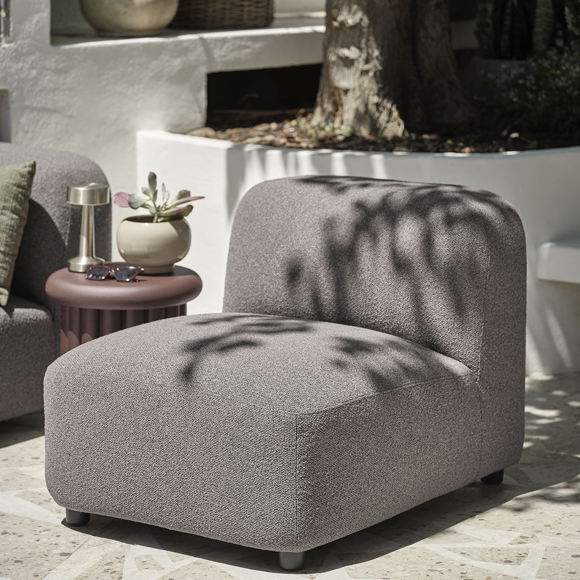 Sohvamoduuli terassilla