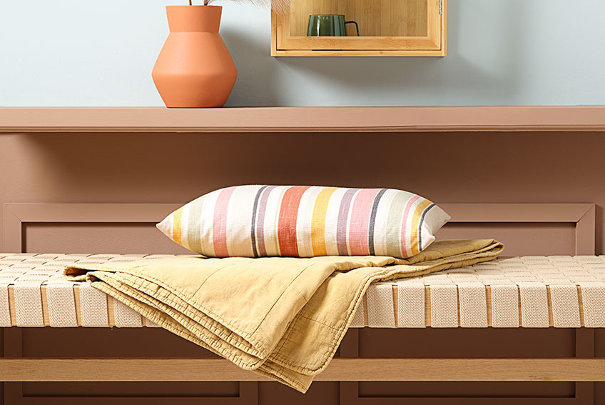 VADEHAVET bench with KAPRIFOL cushion and VALMUE quilted throw Bench with rectangle cushion and quilted throw