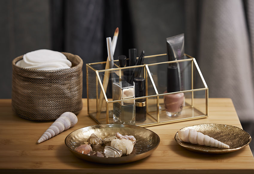 VIKEN makeup organiser, MATFORS basket, EDSELE trays and VAD makeup pads Basket with makeup pads, makeup organiser in glass and gold look and trays in gold look